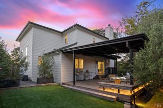 120 Eichten Ln, Penngrove, CA 94951