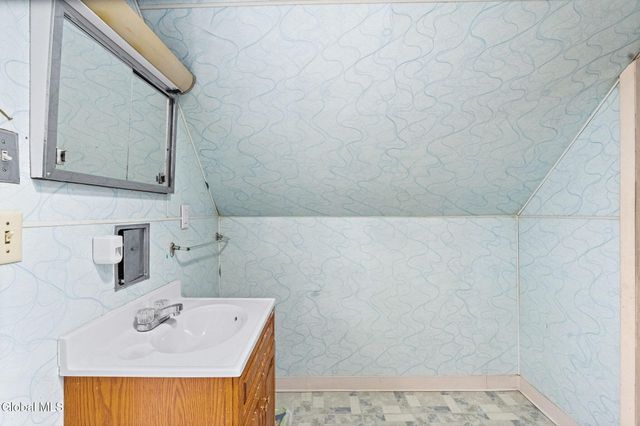 246 E Campbell Road, Rotterdam, NY 12303