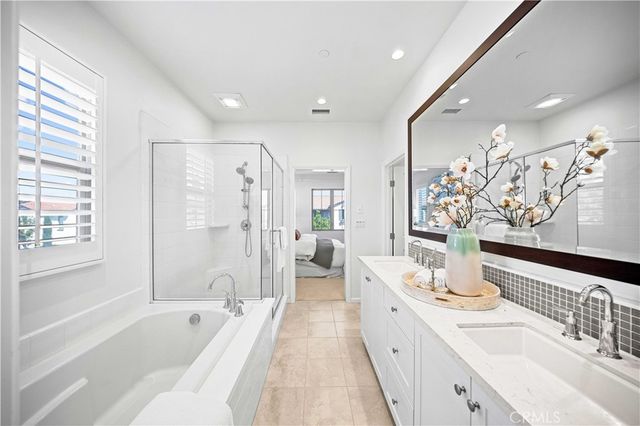 124 Gulfstream, Irvine, CA 92620