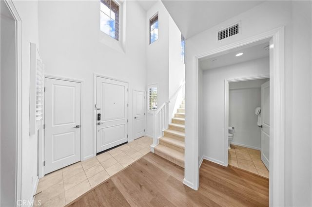 124 Gulfstream, Irvine, CA 92620