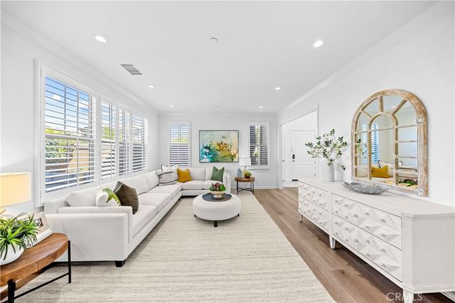 124 Gulfstream, Irvine, CA 92620