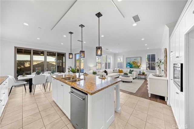 124 Gulfstream, Irvine, CA 92620