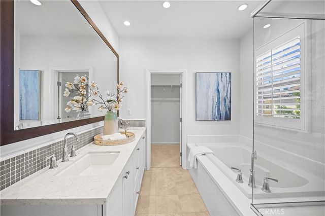 124 Gulfstream, Irvine, CA 92620