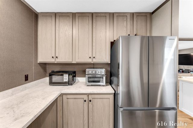 1285 Ashbrook Street, Belmont, MI 49306