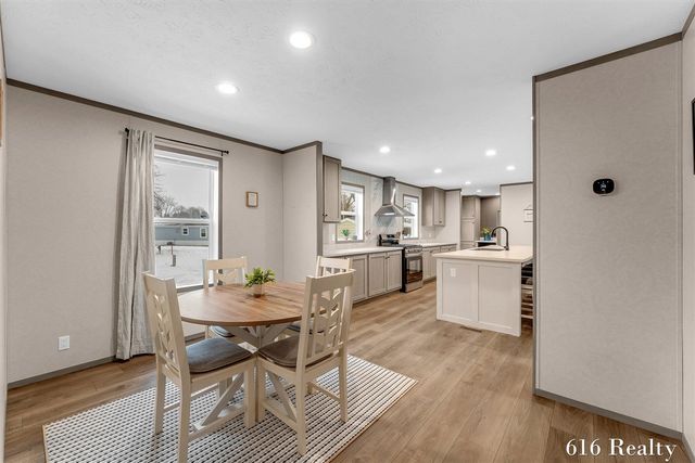 1285 Ashbrook Street, Belmont, MI 49306