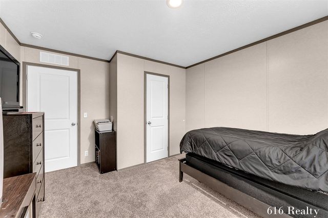 1285 Ashbrook Street, Belmont, MI 49306