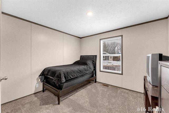 1285 Ashbrook Street, Belmont, MI 49306