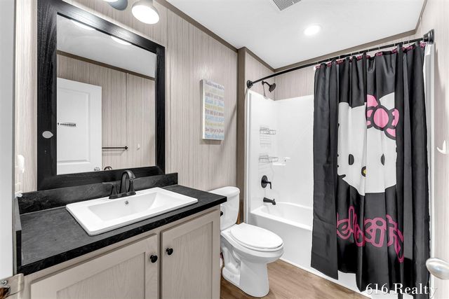 1285 Ashbrook Street, Belmont, MI 49306