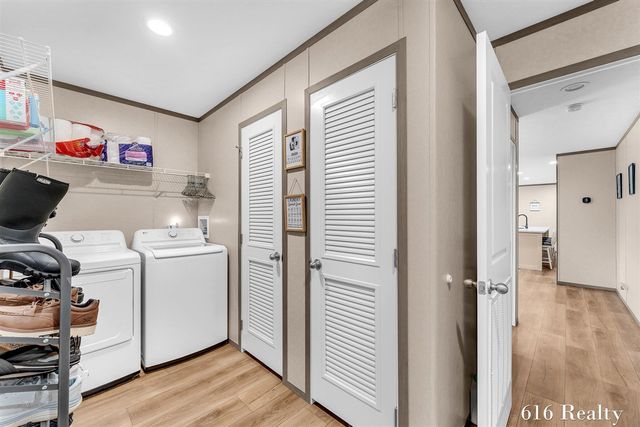 1285 Ashbrook Street, Belmont, MI 49306