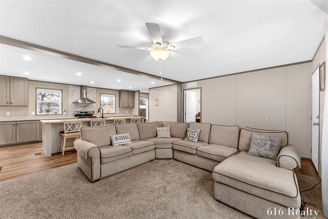 1285 Ashbrook Street, Belmont, MI 49306