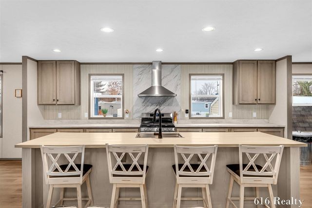 1285 Ashbrook Street, Belmont, MI 49306