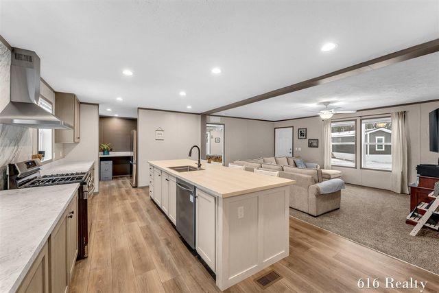 1285 Ashbrook Street, Belmont, MI 49306