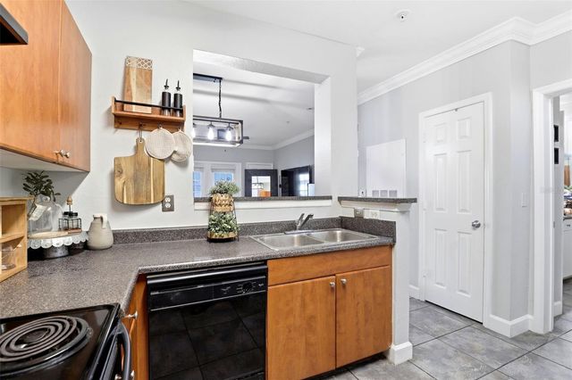 300 E SOUTH STREET 2006, Orlando, FL 32801