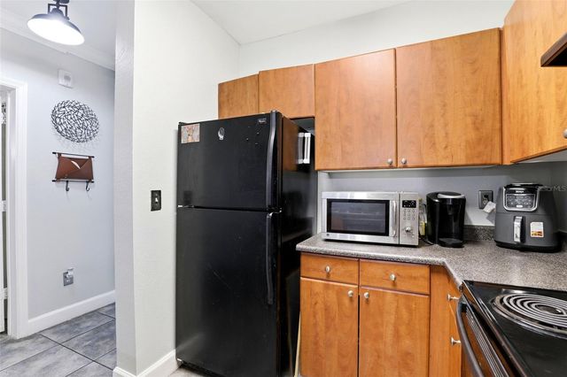 300 E SOUTH STREET 2006, Orlando, FL 32801