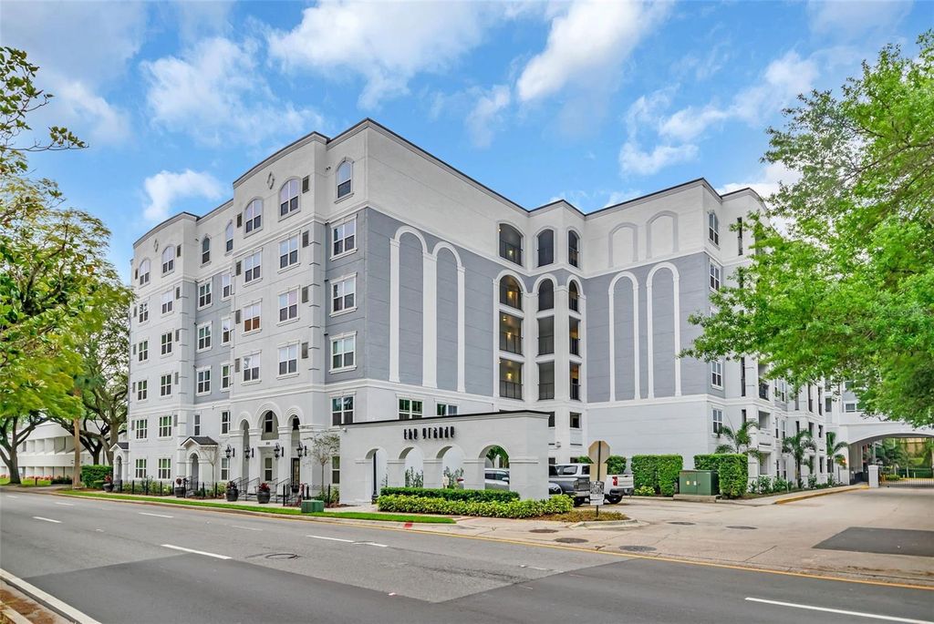 300 E SOUTH STREET 2006, Orlando, FL 32801