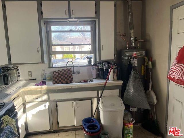 1068 McDonald Avenue, Wilmington, CA 90744