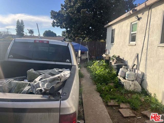 1068 McDonald Avenue, Wilmington, CA 90744