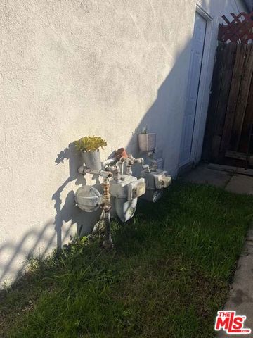 1068 McDonald Avenue, Wilmington, CA 90744