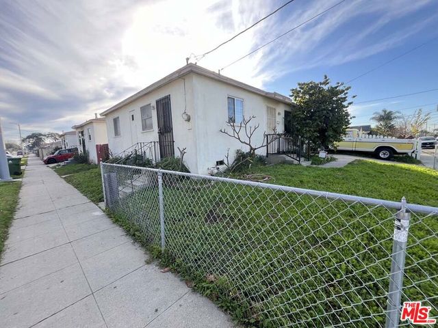 1068 McDonald Avenue, Wilmington, CA 90744
