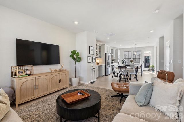912 Mary Max Drive, Davidson, NC 28036