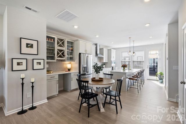 912 Mary Max Drive, Davidson, NC 28036
