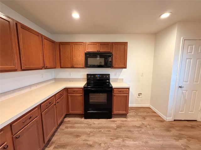 933 Newberry Trail, Fort Worth, TX 76120