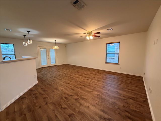 933 Newberry Trail, Fort Worth, TX 76120