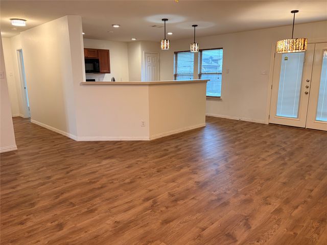 933 Newberry Trail, Fort Worth, TX 76120