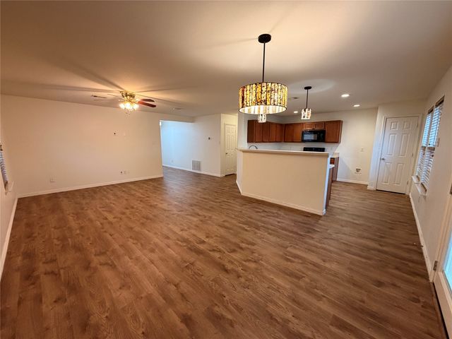 933 Newberry Trail, Fort Worth, TX 76120