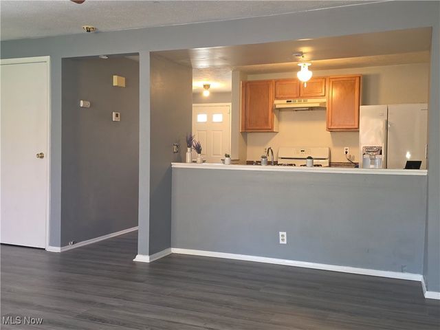 210 Regina Drive, Bedford, OH 44146