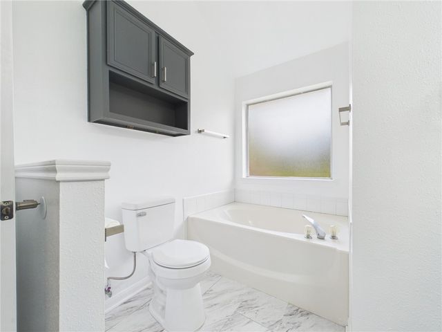 400 Pronghorn Loop, College Station, TX 77845