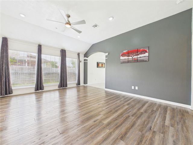 400 Pronghorn Loop, College Station, TX 77845