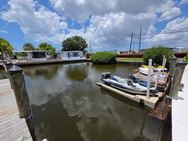 1714 69TH AVENUE W A204, Bradenton, FL 34207
