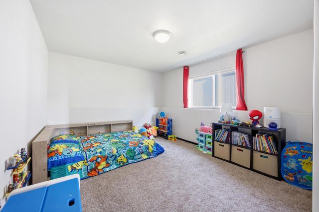 2742 Divide Street W, West Fargo, ND 58078