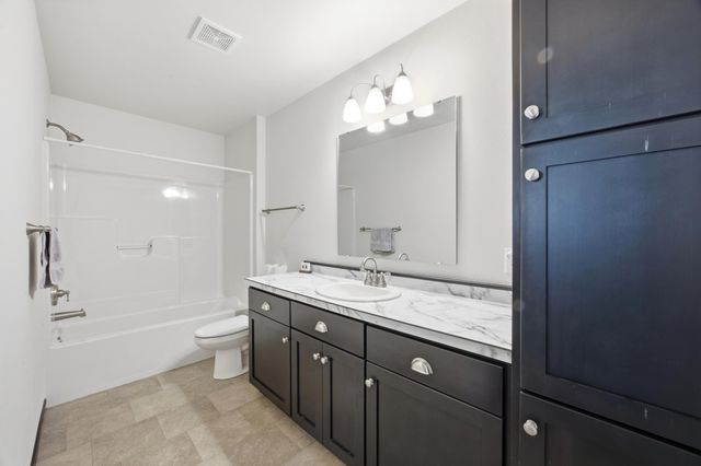 2742 Divide Street W, West Fargo, ND 58078