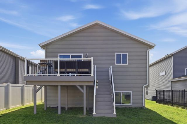 2742 Divide Street W, West Fargo, ND 58078