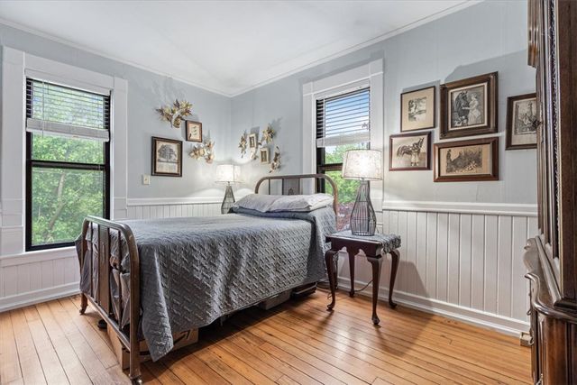 233 Spring Street, Eureka Springs, AR 72632