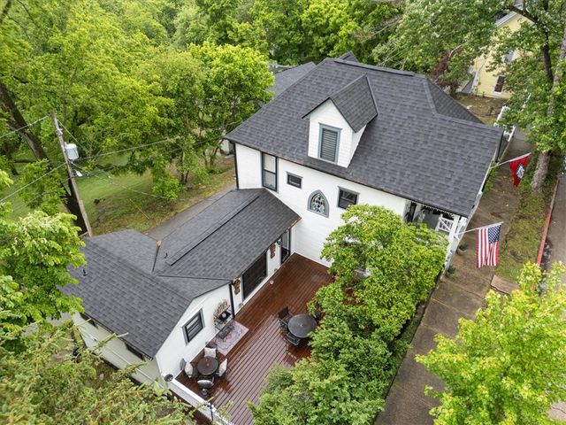233 Spring Street, Eureka Springs, AR 72632
