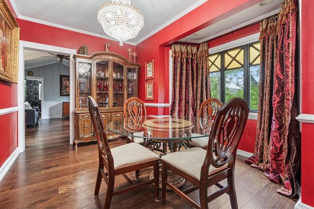 233 Spring Street, Eureka Springs, AR 72632