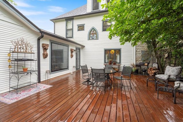 233 Spring Street, Eureka Springs, AR 72632