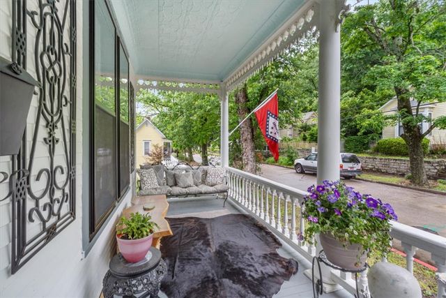 233 Spring Street, Eureka Springs, AR 72632