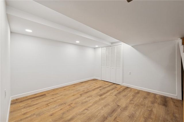 6329 Crestview Dr, South Park, PA 15129