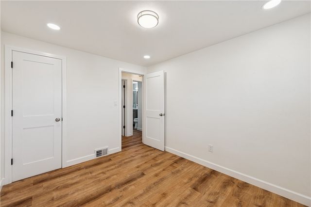 6329 Crestview Dr, South Park, PA 15129