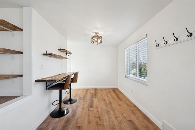 6329 Crestview Dr, South Park, PA 15129