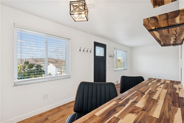 6329 Crestview Dr, South Park, PA 15129