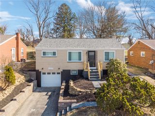 6329 Crestview Dr, South Park, PA 15129