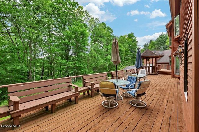 64 Ford Road, Troy, NY 12180