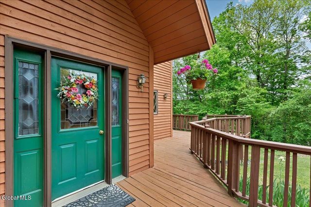 64 Ford Road, Troy, NY 12180