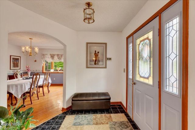 64 Ford Road, Troy, NY 12180
