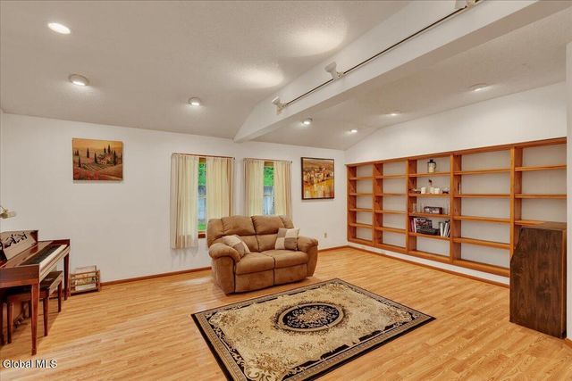 64 Ford Road, Troy, NY 12180